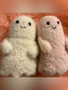 Cuddle and kind ghost - Ivory & Blush Pink